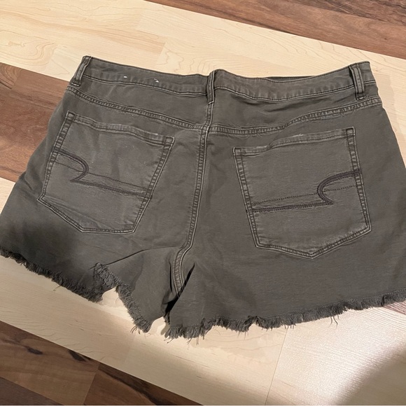 American Eagle Shorts - Picture 4 of 4